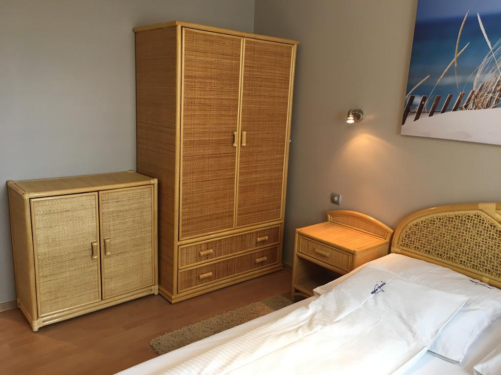 Wolin-Travel Apartament Dom Przy Parku Miedzyzdroje Ngoại thất bức ảnh